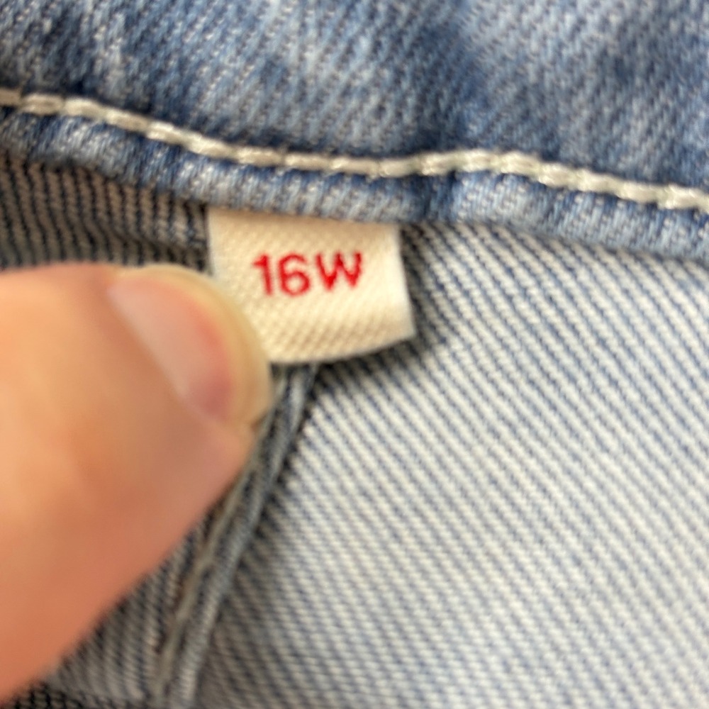 Levi's Women Shortalls 16W Light Blue Denim Stretch Bib Overalls Shorts - Picture 9 of 16